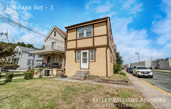 104 Bank Ave