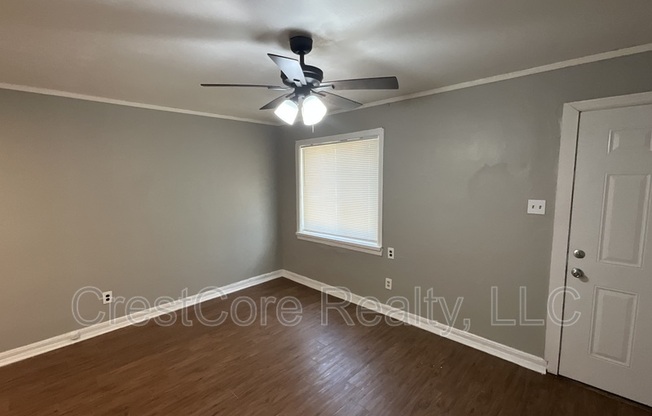 844 LEON PL