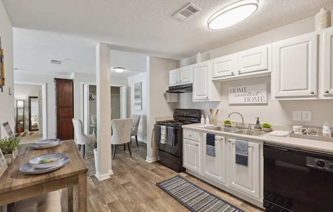 the preserve at ballantyne commons apartment kitchen and dining area