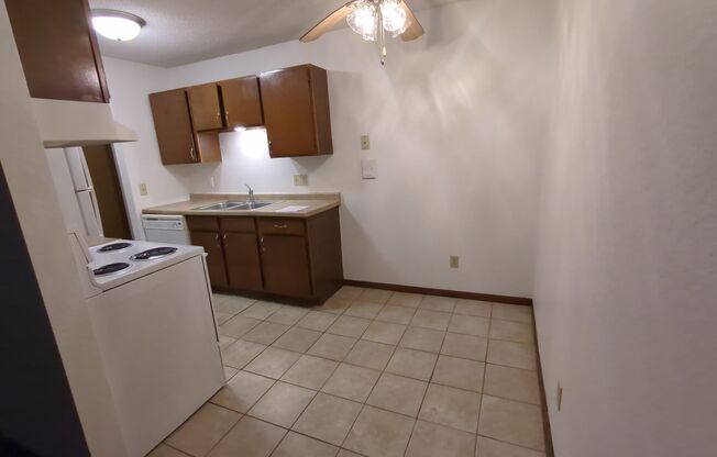 1 bed, 1 bath, 580 sqft, $775, Unit 1034-040