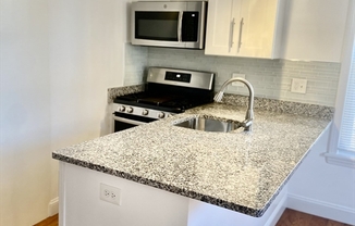 1 bed, 1 bath, 700 sqft, $2,200, Unit 1R