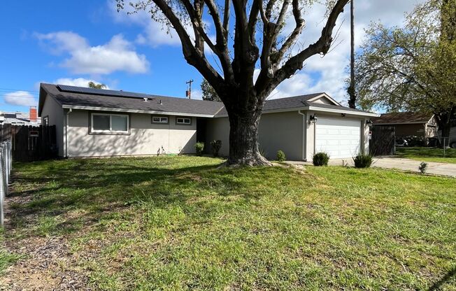 4 bed 2 bath with landscaping and pest control included available now in North Highlands.
