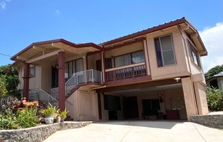 3 beds, 1 bath, $2,600, Unit Madamba - Aiea (Downstairs)