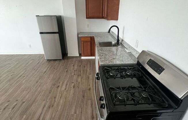 1 bed, 1 bath, 450 sqft, $995, Unit 109