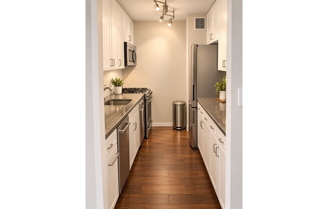 1 bed, 1 bath, 650 sqft, $5,000, Unit 7D