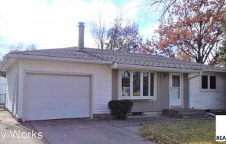 8011 Maplewood Dr
