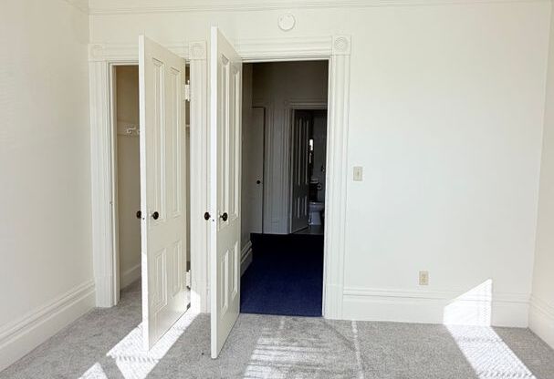 3 beds, 1 bath, $2,895