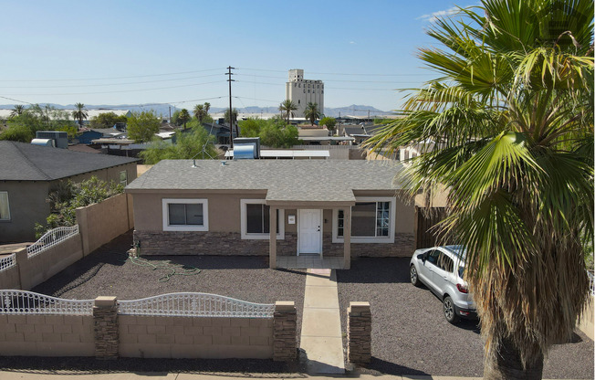 2Bed/2Bath House at Van Buren St/27th Ave! Move-In Ready on 10/15/2026! – NO HOA! RV GATE!