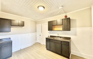 1 bed, 1 bath, $1,275, Unit 31 Franklin st - 3F