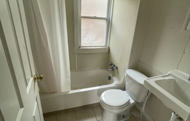 Clean 2BR up with offstreet parking and yard