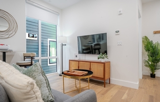 Studio, 1 bath, 450 sqft, $4,500, Unit 404FURNISHE