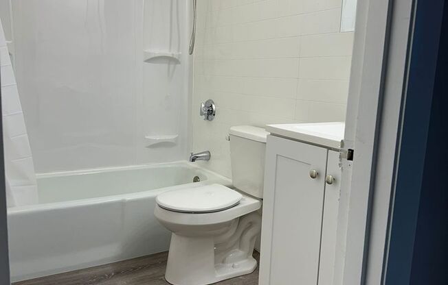 2 beds, 1 bath, $1,750, Unit 6