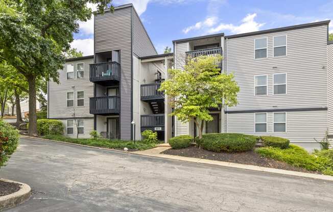 Exterior of an apartment building at Creve Coeur, Creve Coeur, MO