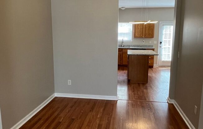 3 beds, 2.5 baths, $1,750, Unit # #D