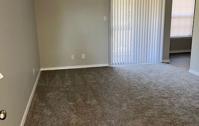 1 bed, 1 bath, 735 sqft, $735