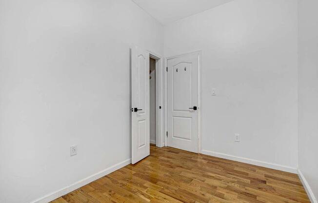 1235 DECATUR ST