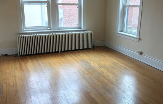 2 beds, 1 bath, $1,345, Unit 12