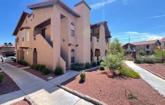 Cozy condo with 2 bedrooms and 2 bathroom