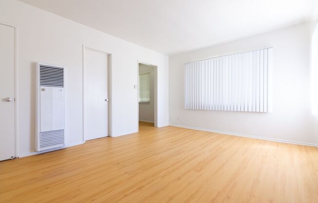 Studio, 1 bath, 375 sqft, $1,975, Unit 208