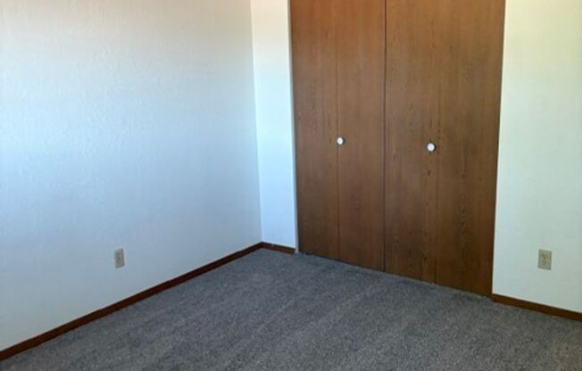 2 beds, 1 bath, 750 sqft, $850, Unit 78