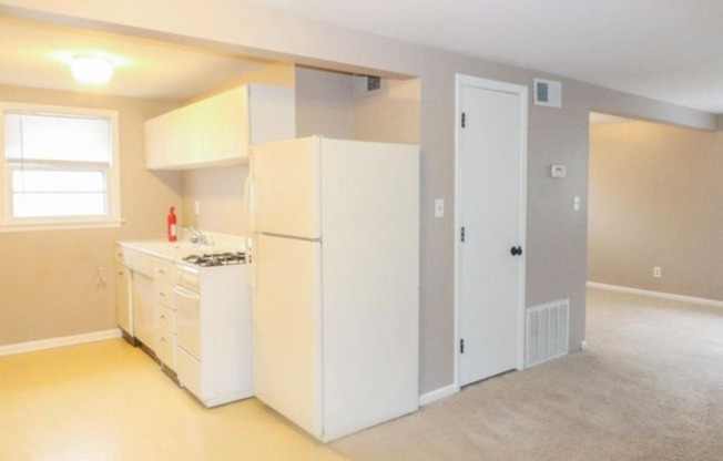 2102 Sloan
