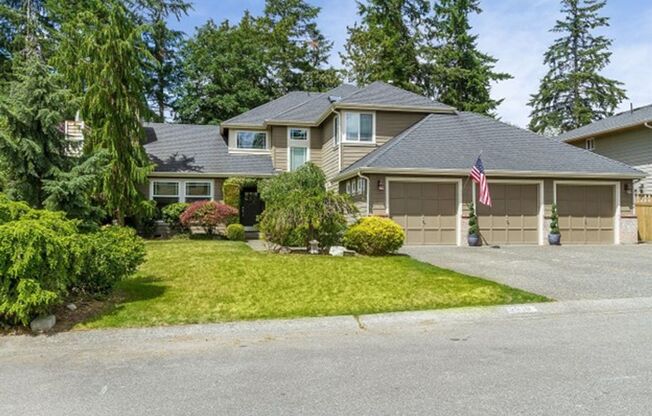 Spacious 5-Bedroom Home with Fenced Yard and Deck