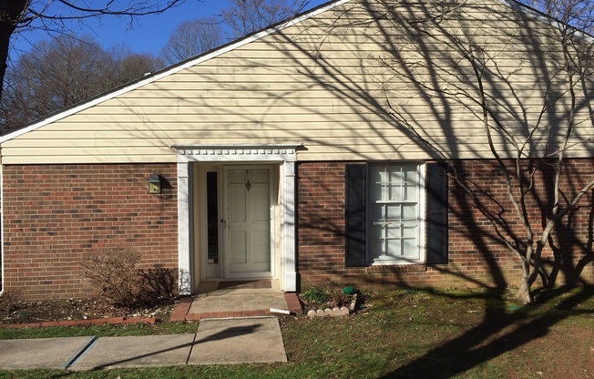 2 beds, 2 baths, $1,300