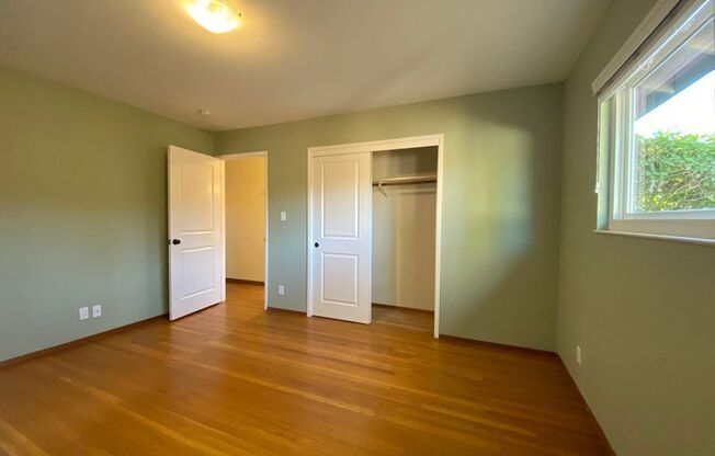 2 beds, 1 bath, $2,995