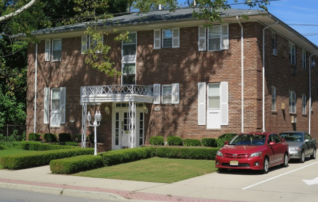 Milton I Apartments
