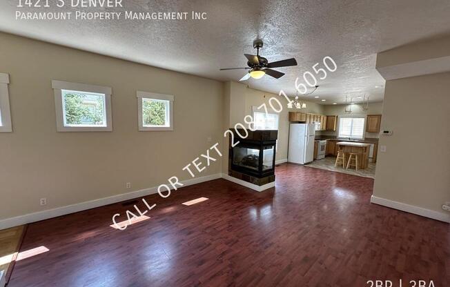 1421 S DENVER