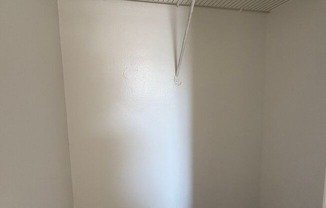 2 beds, 1 bath, $1,150, Unit 2764B