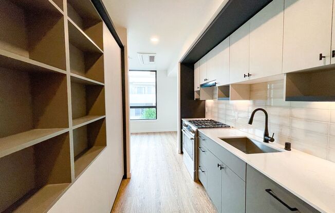 1 bed, 1 bath, 512 sqft, $2,895, Unit 207