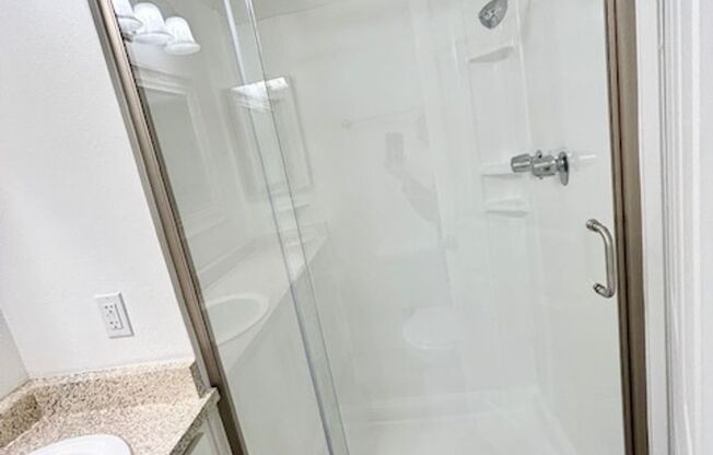 2 beds, 2 baths, 900 sqft, $1,795, Unit 26