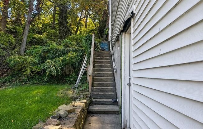 76 Holt Street