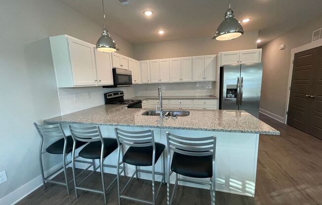 4 beds, 4.5 baths, 1,600 sqft, $1,040, Unit 605 Bulldog Court - A