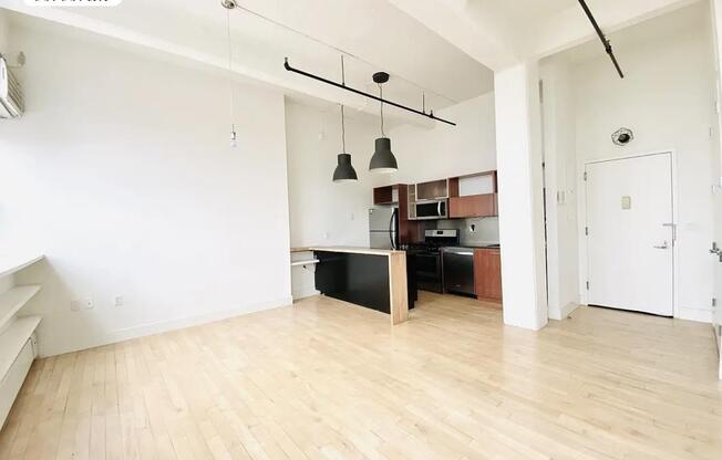 970 KENT AVE