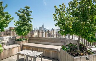 302 W 12 ST