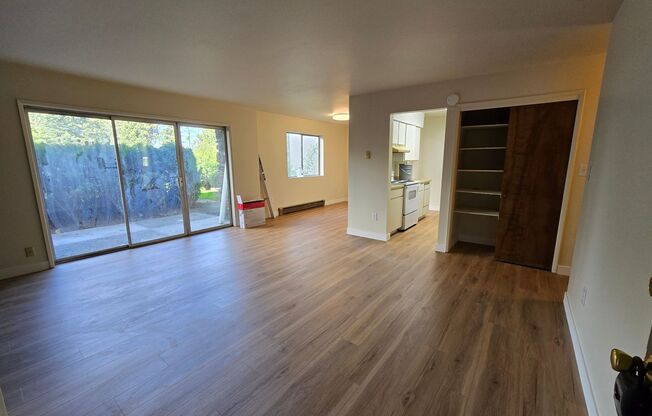 1 bed, 1 bath, 650 sqft, $1,100, Unit 102