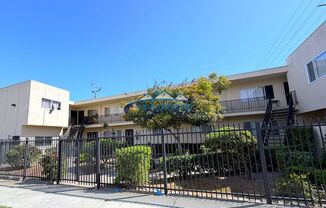 12302 S INGLEWOOD AVE