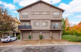 BEAUTIFUL, BRIGHT UPDATED 3 BED/2.5 BATH TOWNHOME IN ARBOR CROSSING!