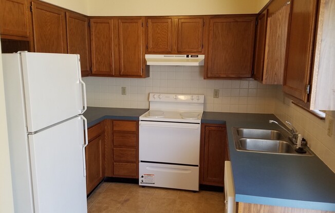 2 beds, 1 bath, 1,010 sqft, $995