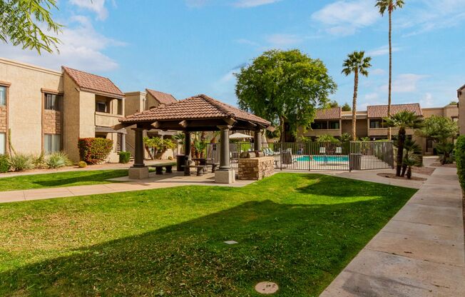 2 beds, 2 baths, 919 sqft, $1,675, Unit 1098