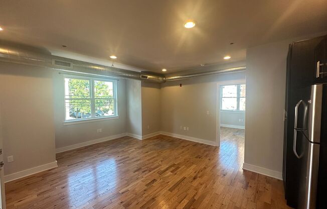 1 bed, 1 bath, 700 sqft, $1,550