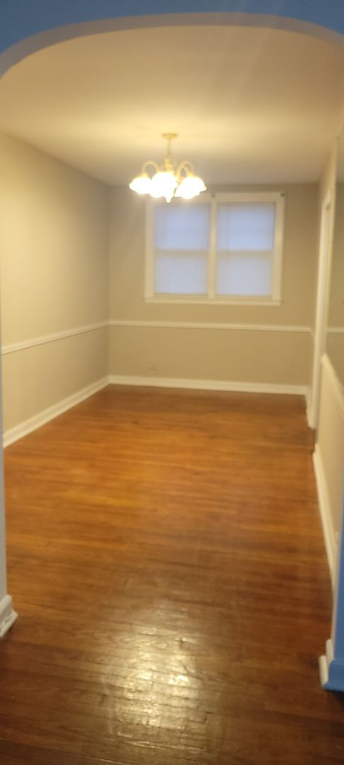 3 beds, 1 bath, $1,300