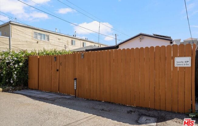 5159 INGLEWOOD BLVD