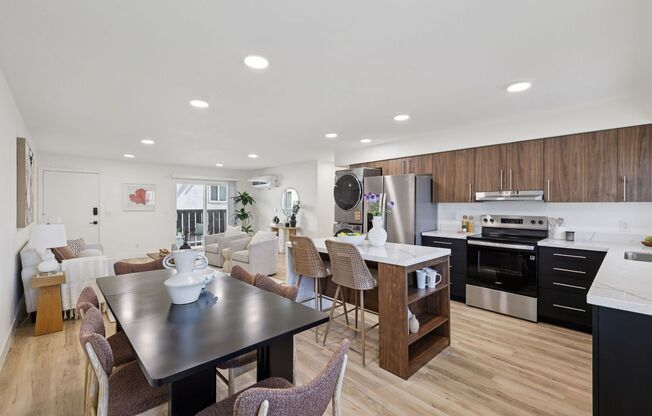 3 beds, 2 baths, 1,210 sqft, $3,745, Unit 202