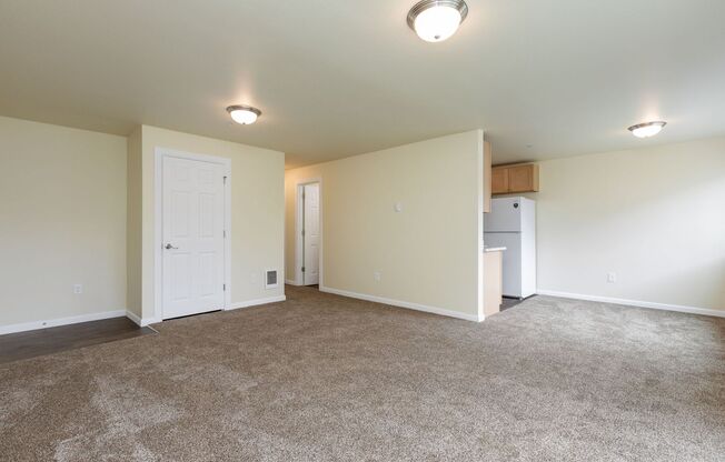 2 beds, 1 bath, 864 sqft, $1,600, Unit C2