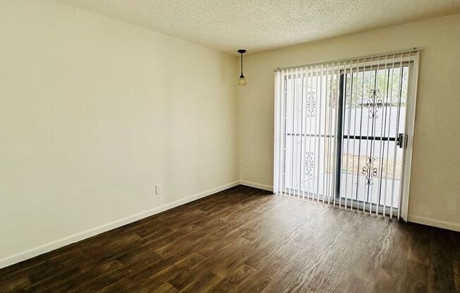 2 beds, 2 baths, $1,250, Unit Santa1641