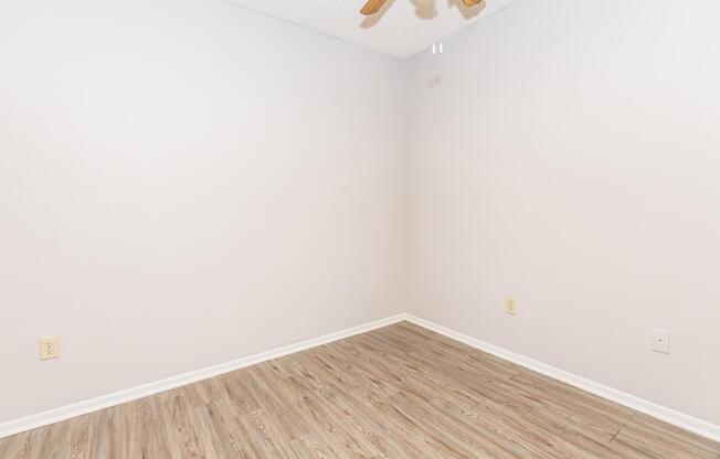 2 beds, 1 bath, 900 sqft, $1,179