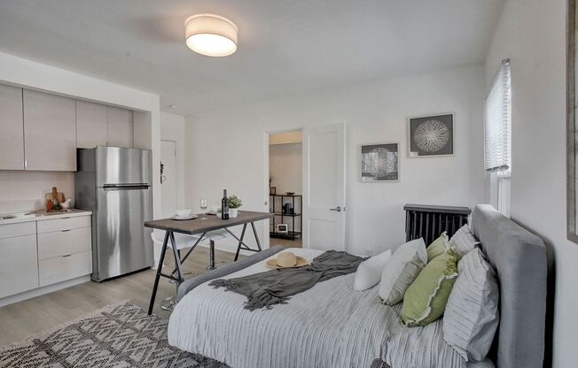 Studio, 1 bath, 235 sqft, $1,095, Unit 203